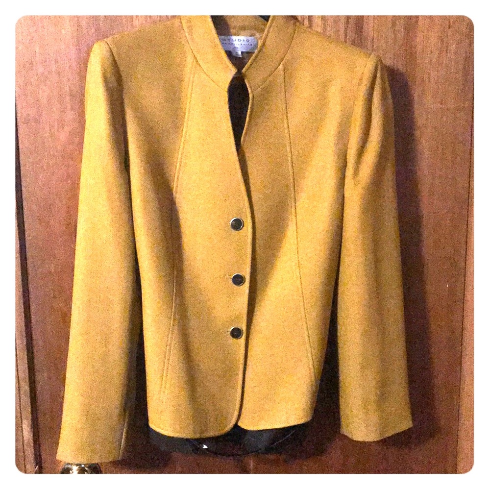 Women’s business suit